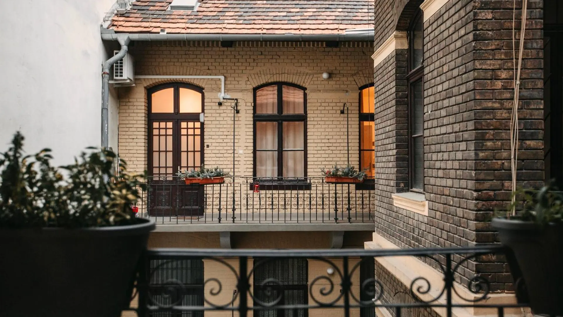 Stylish Apartment In The Heart Of The Center With Air Conditioner Budapest