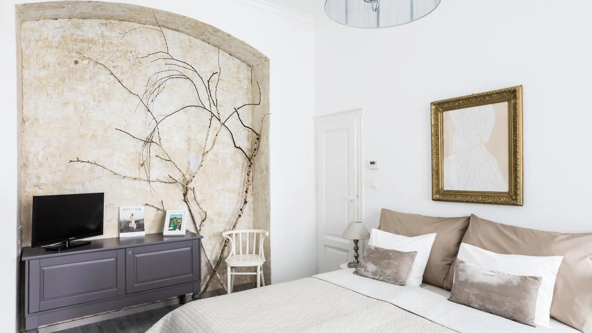 Stylish Apartment In The Heart Of The Center With Air Conditioner Budapest