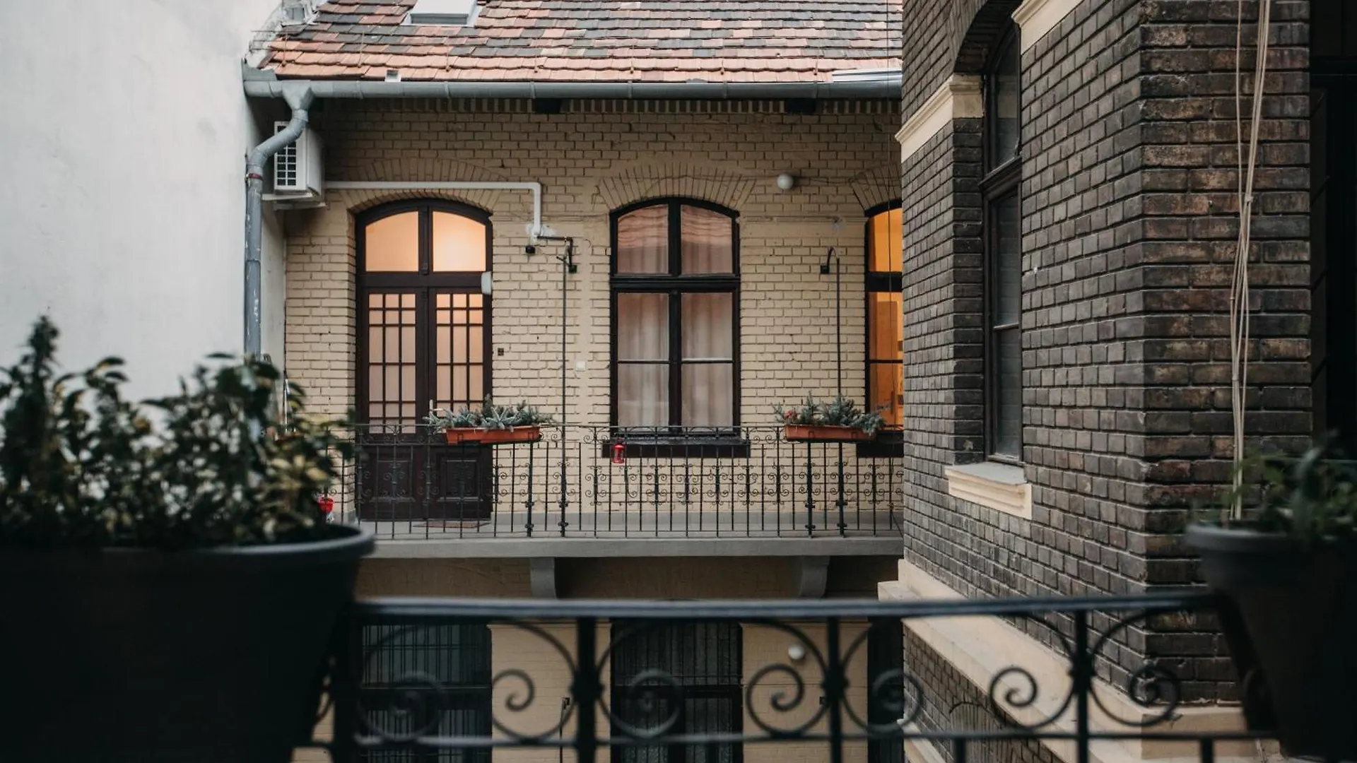 Stylish Apartment In The Heart Of The Center With Air Conditioner Budapest